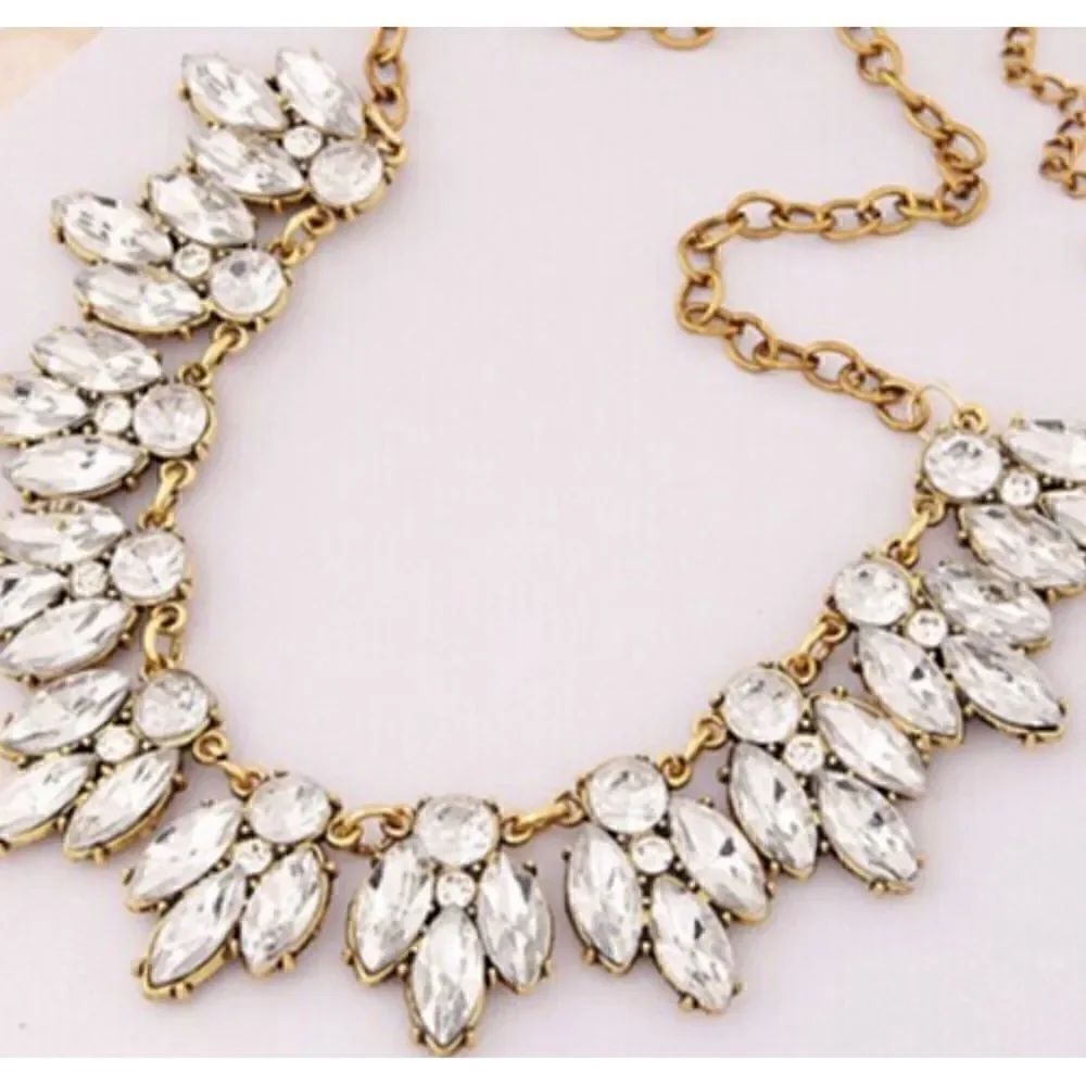 ✨Brand new sparkling rhinestone necklace ✨